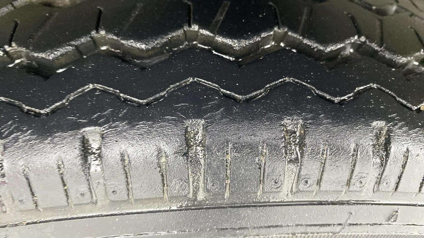 2021 Maruti Eeco 5 STR WITH A/C+HTR, Petrol, Manual, 8,665 km, Left Front Tyre Tread