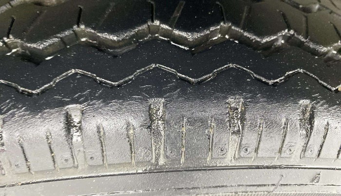 2021 Maruti Eeco 5 STR WITH A/C+HTR, Petrol, Manual, 8,607 km, Left Front Tyre Tread