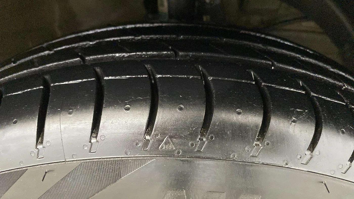 2017 Maruti Dzire VXI, Petrol, Manual, 38,132 km, Right Front Tyre Tread