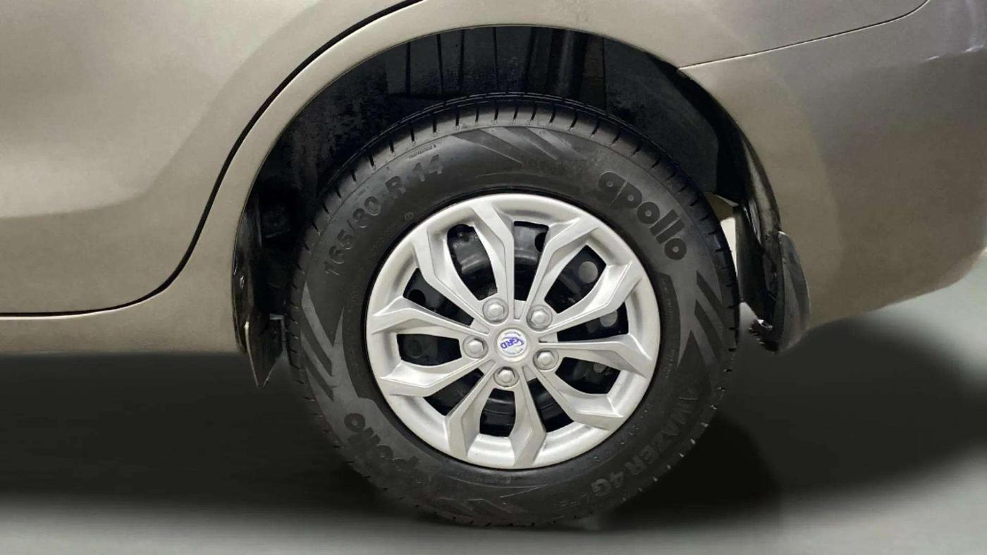 2017 Maruti Dzire VXI, Petrol, Manual, 38,132 km, Left Rear Wheel