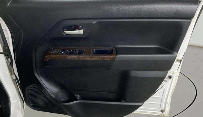 2021 Maruti New Wagon-R VXI 1.2, Petrol, Manual, 48,934 km, Driver Side Door Panels Control