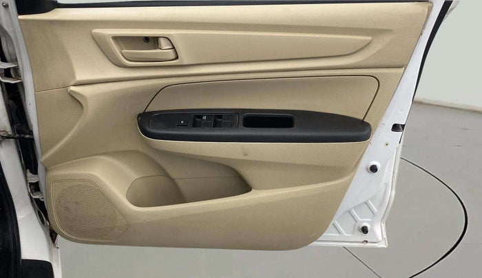 2020 Honda Amaze 1.2L I-VTEC E, Petrol, Manual, 32,352 km, Driver Side Door Panels Control