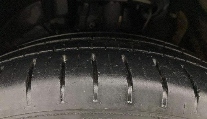 2017 Maruti Baleno ZETA PETROL 1.2, Petrol, Manual, 88,565 km, Left Front Tyre Tread