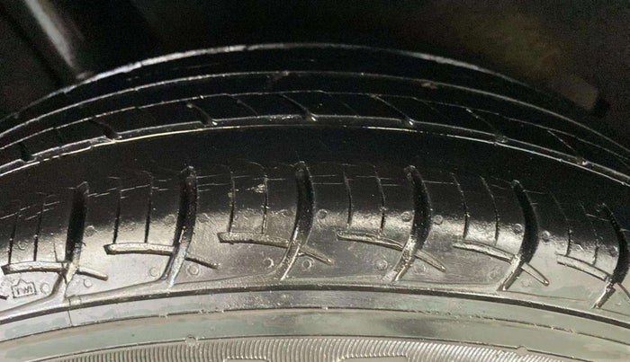 2016 Maruti Baleno DELTA PETROL 1.2, Petrol, Manual, 35,492 km, Right Rear Tyre Tread