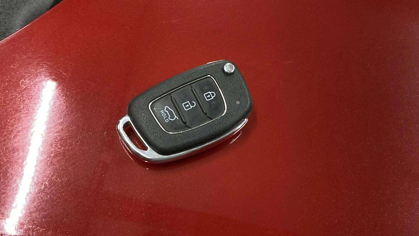 2023 Hyundai VENUE S 1.2, Petrol, Manual, 14,231 km, Key Close Up