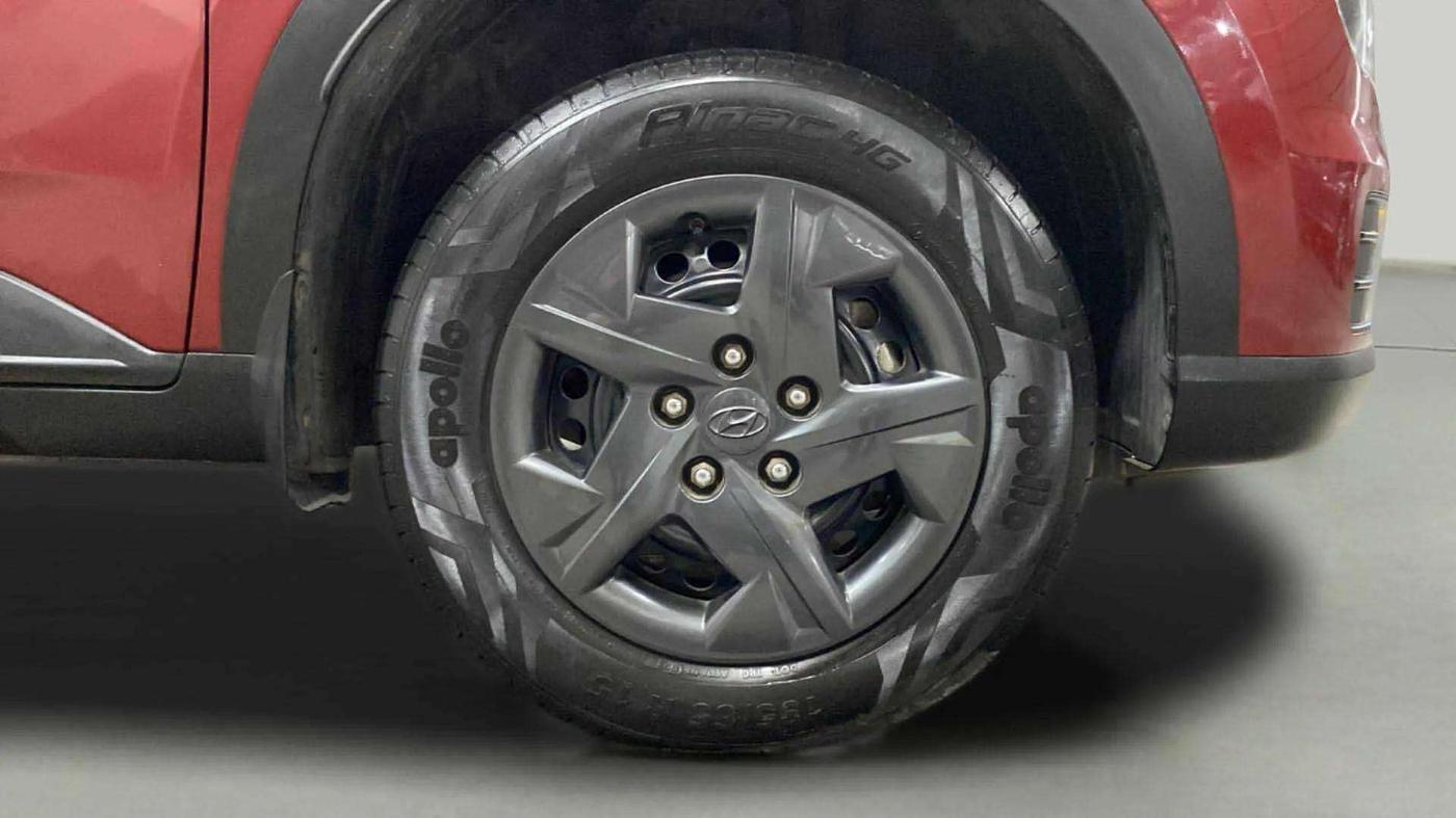 2023 Hyundai VENUE S 1.2, Petrol, Manual, 14,231 km, Right Front Wheel