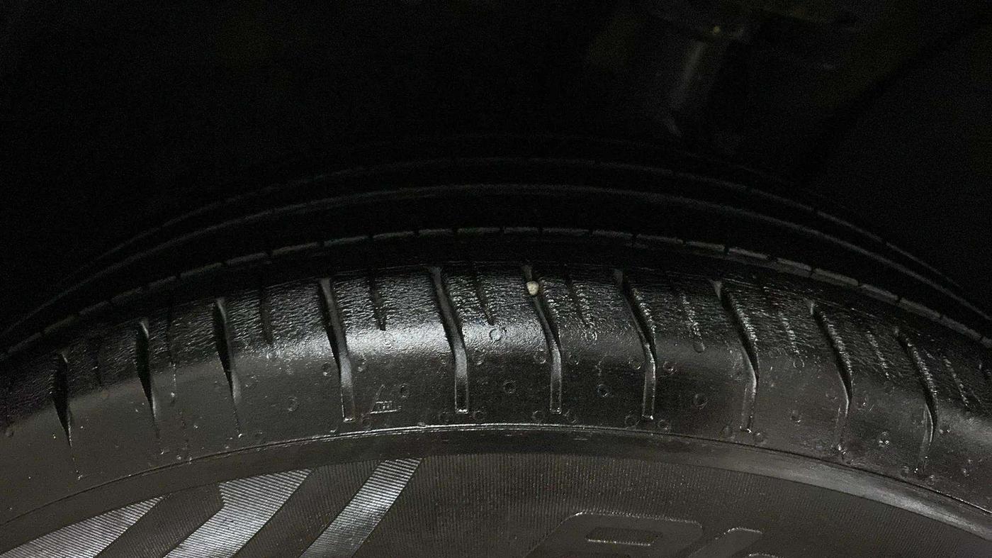 2023 Hyundai VENUE S 1.2, Petrol, Manual, 14,231 km, Left Front Tyre Tread