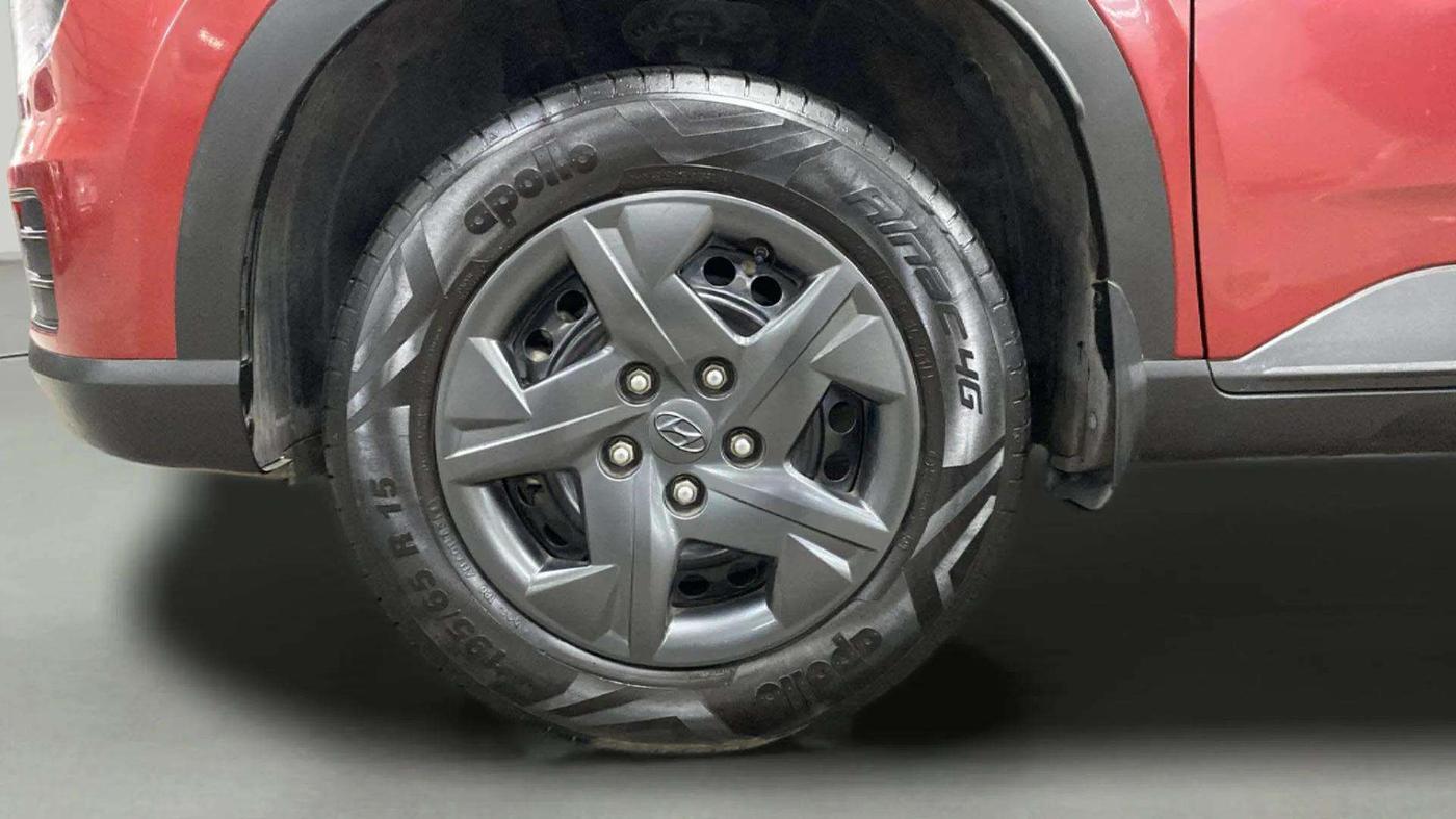 2023 Hyundai VENUE S 1.2, Petrol, Manual, 14,231 km, Left Front Wheel