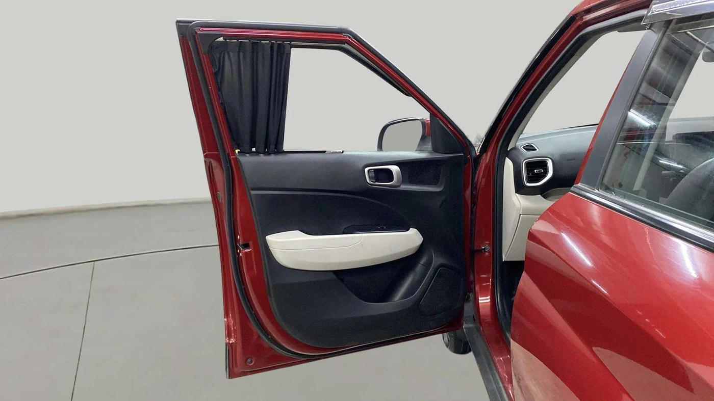 2023 Hyundai VENUE S 1.2, Petrol, Manual, 14,231 km, LHS Front Door