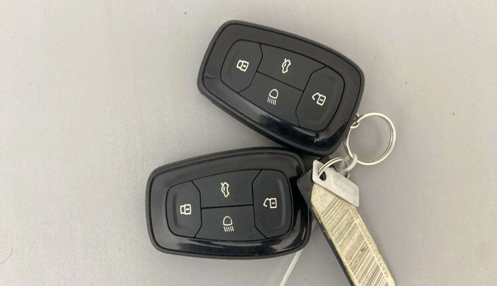 2022 Tata ALTROZ XZA PLUS, Petrol, Automatic, 14,277 km, Key Close Up