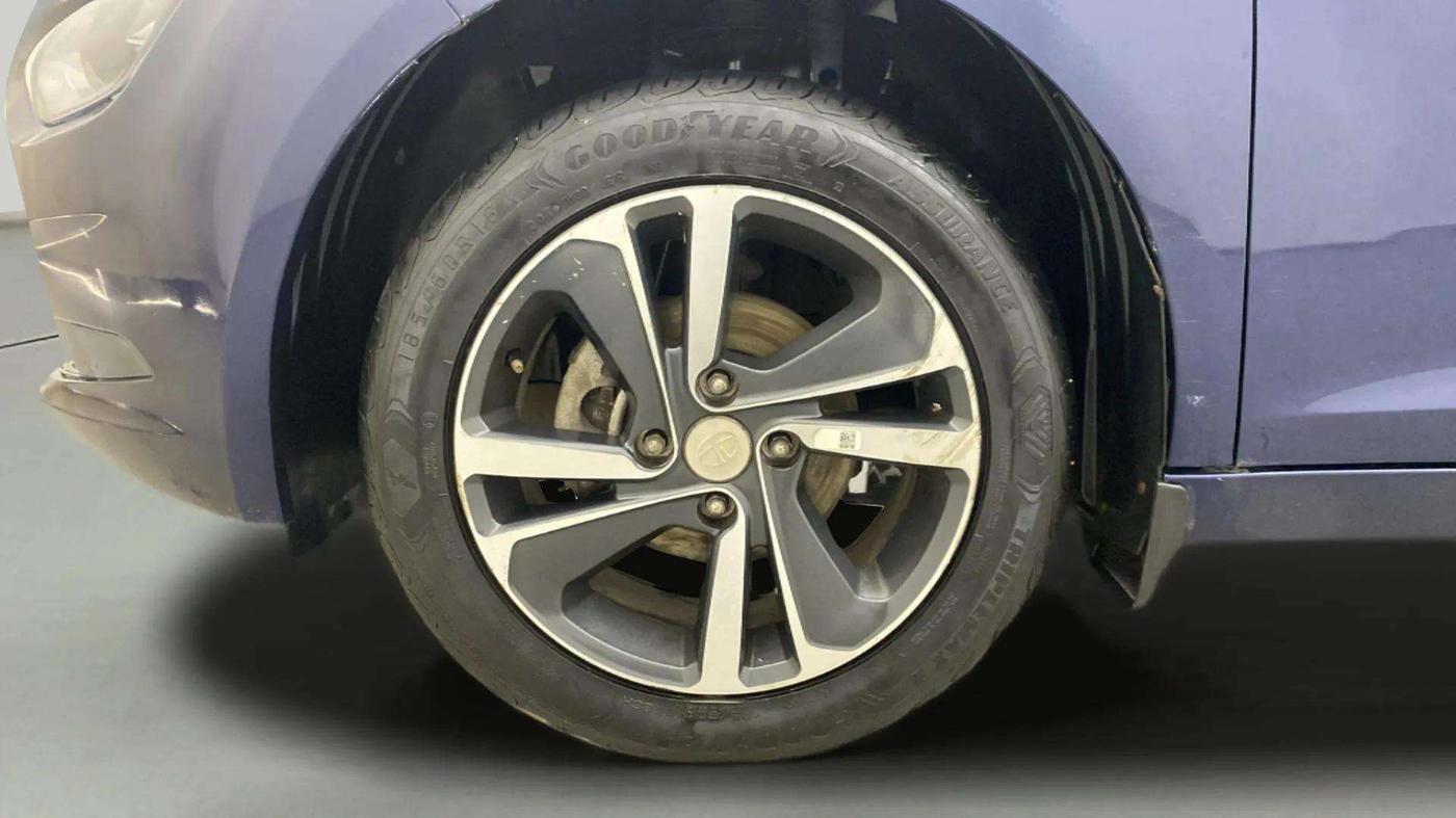 2022 Tata ALTROZ XZA PLUS, Petrol, Automatic, 14,277 km, Left Front Wheel