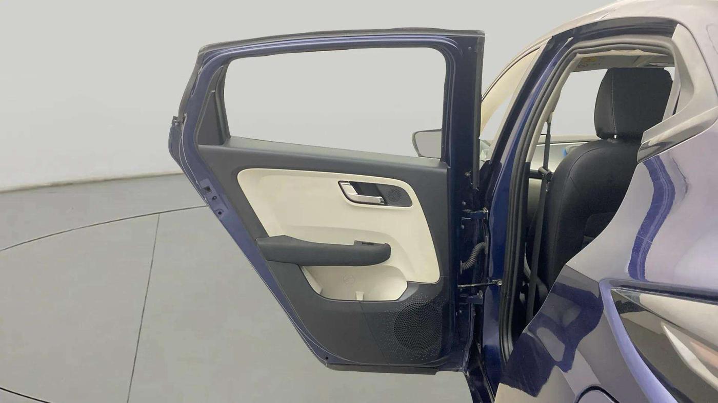 2022 Tata ALTROZ XZA PLUS, Petrol, Automatic, 14,277 km, LHS Rear Door