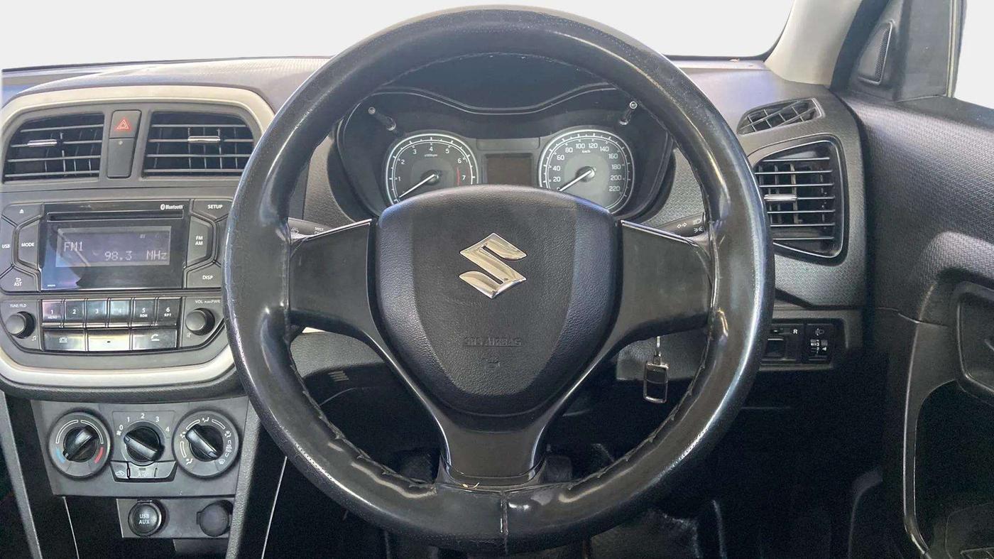 2021 Maruti Vitara Brezza LXI, Petrol, Manual, 32,345 km, Steering Wheel Close Up