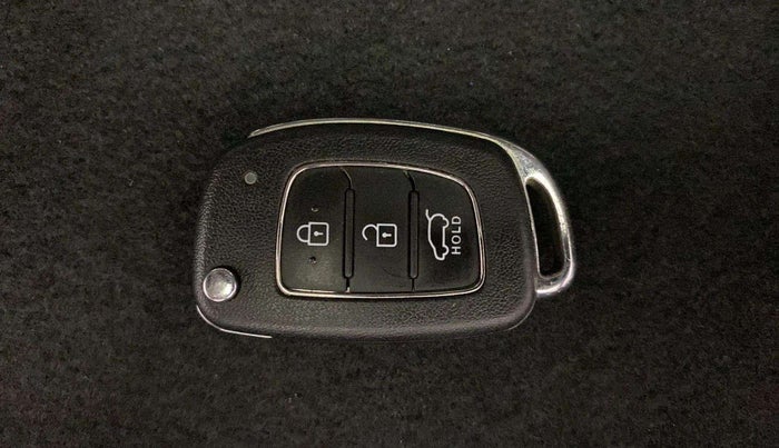 2021 Hyundai VENUE SX 1.0 TURBO IMT, Petrol, Manual, 21,739 km, Key Close Up