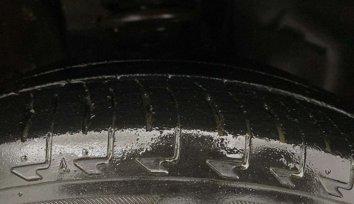 2017 Maruti IGNIS ZETA 1.2 AMT, Petrol, Automatic, 36,150 km, Right Front Tyre Tread