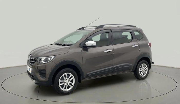 2022 Renault TRIBER RXT, Petrol, Manual, 15,249 km, Left Front Diagonal