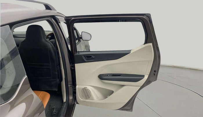 2022 Renault TRIBER RXT, Petrol, Manual, 15,249 km, RHS Rear Door