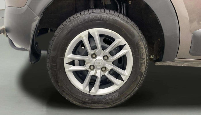2022 Renault TRIBER RXT, Petrol, Manual, 15,249 km, Right Rear Wheel