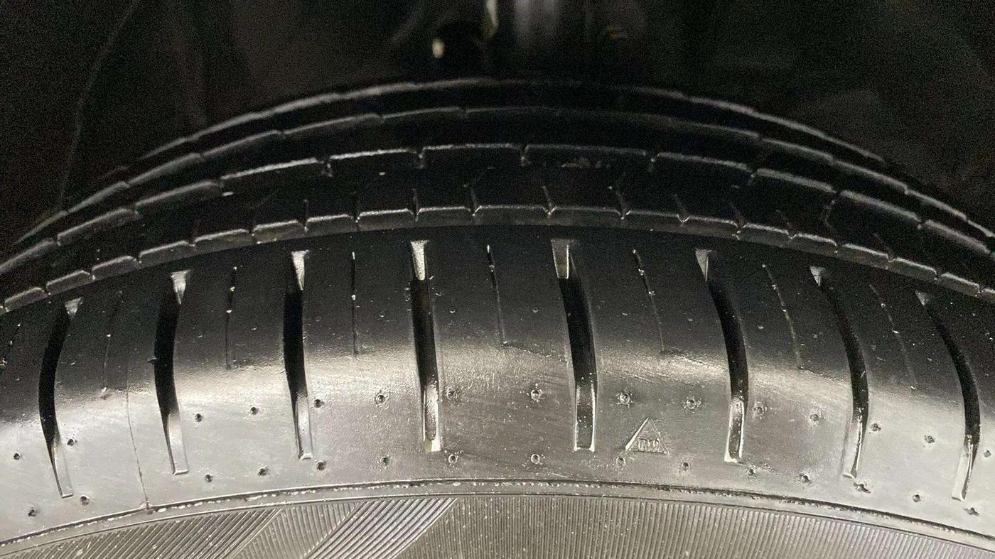 2020 Maruti Baleno ALPHA CVT PETROL 1.2, Petrol, Automatic, 27,495 km, Right Front Tyre Tread
