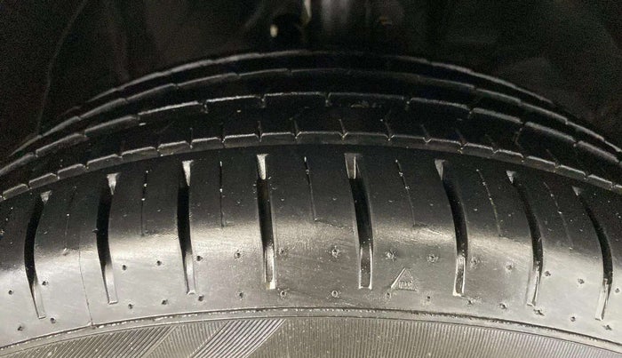 2020 Maruti Baleno ALPHA CVT PETROL 1.2, Petrol, Automatic, 27,346 km, Right Front Tyre Tread