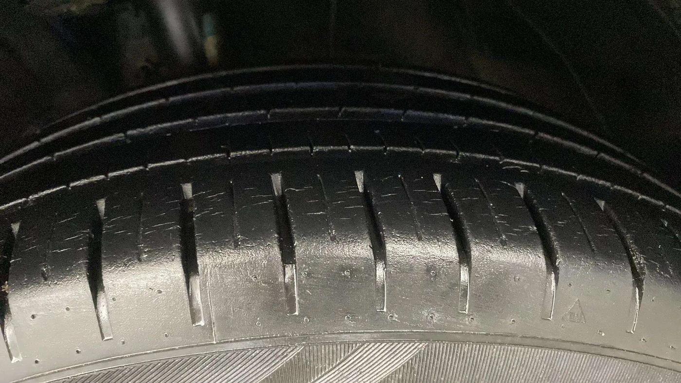 2020 Maruti Baleno ALPHA CVT PETROL 1.2, Petrol, Automatic, 27,495 km, Left Front Tyre Tread