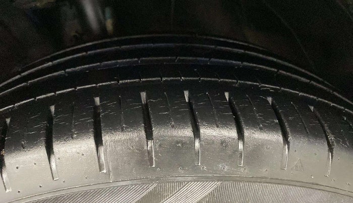 2020 Maruti Baleno ALPHA CVT PETROL 1.2, Petrol, Automatic, 27,346 km, Left Front Tyre Tread