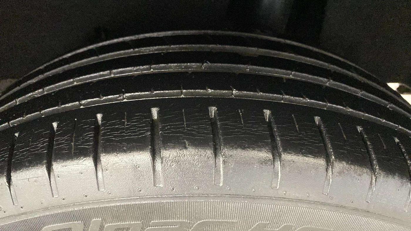 2020 Maruti Baleno ALPHA CVT PETROL 1.2, Petrol, Automatic, 27,495 km, Left Rear Tyre Tread