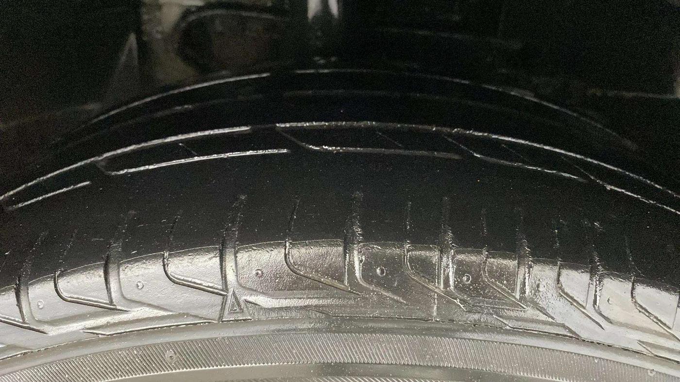 2019 Tata NEXON XMA PETROL, Petrol, Automatic, 31,625 km, Right Front Tyre Tread