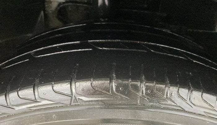 2019 Tata NEXON XMA PETROL, Petrol, Automatic, 31,595 km, Right Front Tyre Tread