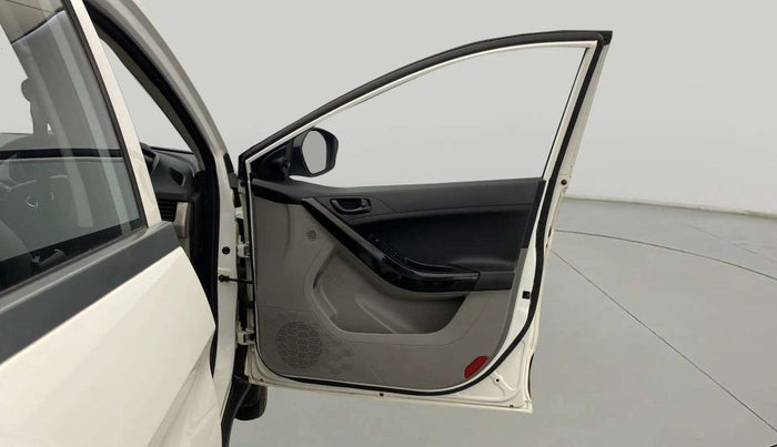 2019 Tata NEXON XMA PETROL, Petrol, Automatic, 31,595 km, RHS Front Door