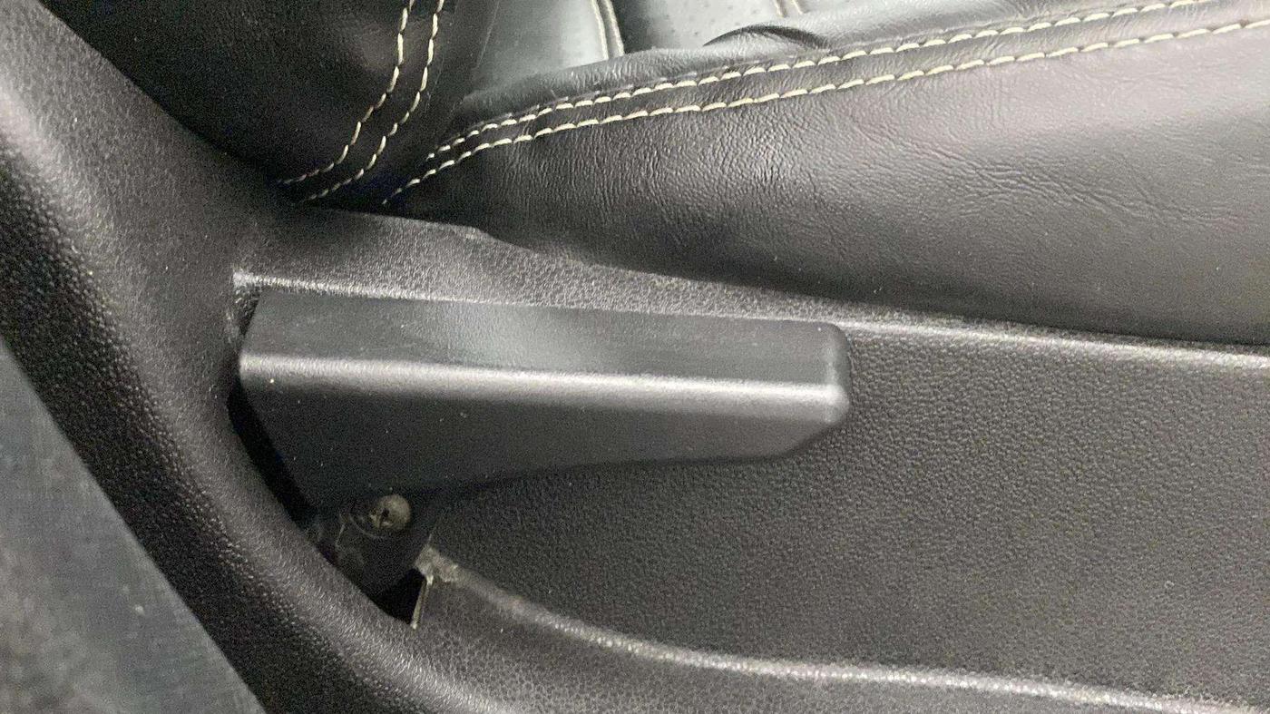 2019 Tata NEXON XMA PETROL, Petrol, Automatic, 31,625 km, Driver Side Adjustment Panel