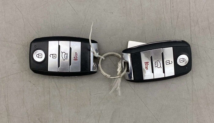 2019 KIA SELTOS HTX IVT 1.5 PETROL, Petrol, Automatic, 29,475 km, Key Close Up