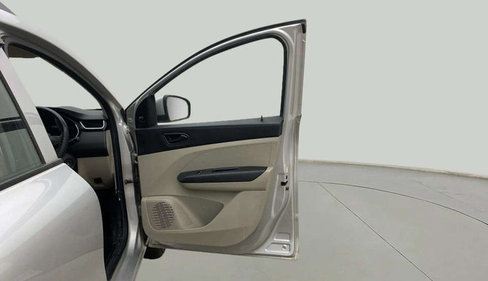 2021 Renault TRIBER RXL MT, Petrol, Manual, 16,187 km, RHS Front Door