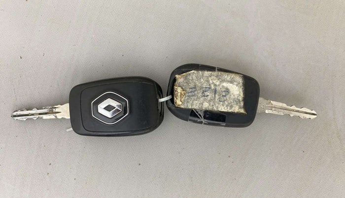 2021 Renault TRIBER RXL MT, Petrol, Manual, 16,187 km, Key Close Up