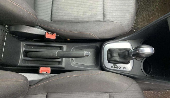 2020 Volkswagen Polo HIGHLINE PLUS 1.0L TSI AT, Petrol, Automatic, 33,776 km, Gear Lever