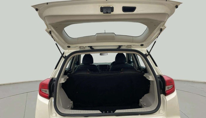2022 Mahindra XUV300 W6 1.5 DIESEL AMT, Diesel, Automatic, 45,201 km, Boot Open Zoomed View