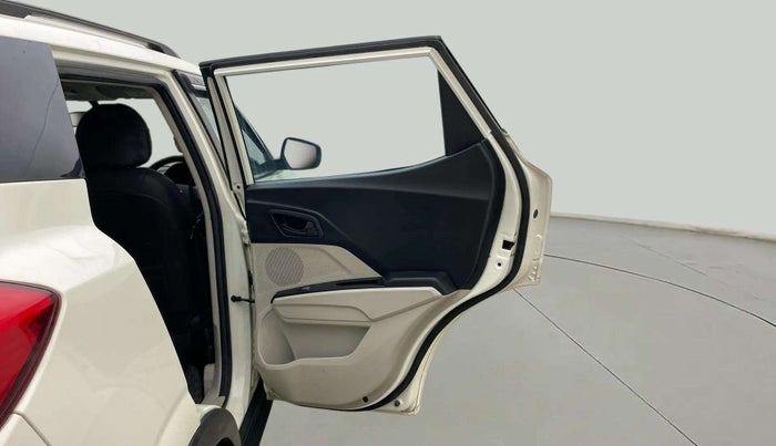 2022 Mahindra XUV300 W6 1.5 DIESEL AMT, Diesel, Automatic, 45,201 km, RHS Rear Door