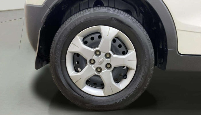 2022 Mahindra XUV300 W6 1.5 DIESEL AMT, Diesel, Automatic, 45,201 km, Right Rear Wheel