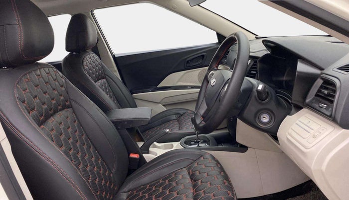 2022 Mahindra XUV300 W6 1.5 DIESEL AMT, Diesel, Automatic, 45,201 km, Right Side Front Door Cabin