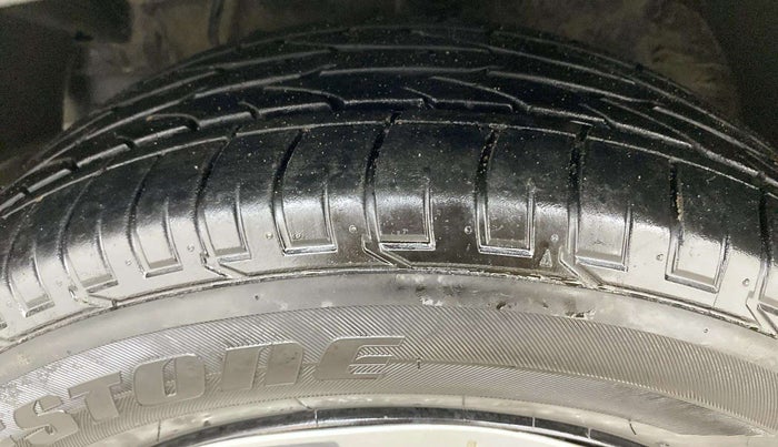 2022 Mahindra XUV300 W6 1.5 DIESEL AMT, Diesel, Automatic, 45,201 km, Left Front Tyre Tread