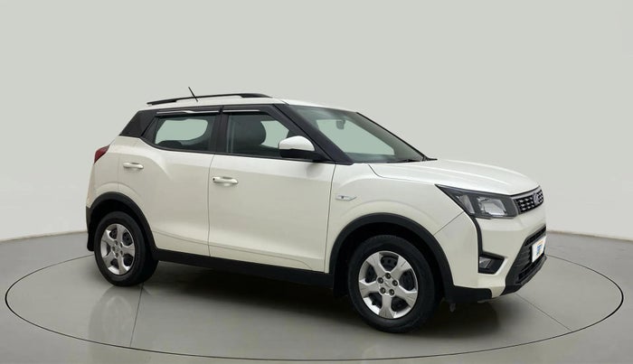 2022 Mahindra XUV300 W6 1.5 DIESEL AMT, Diesel, Automatic, 45,201 km, Right Front Diagonal