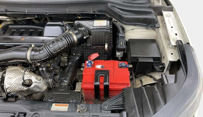 2022 Mahindra XUV300 W6 1.5 DIESEL AMT, Diesel, Automatic, 45,201 km, Engine View - Left
