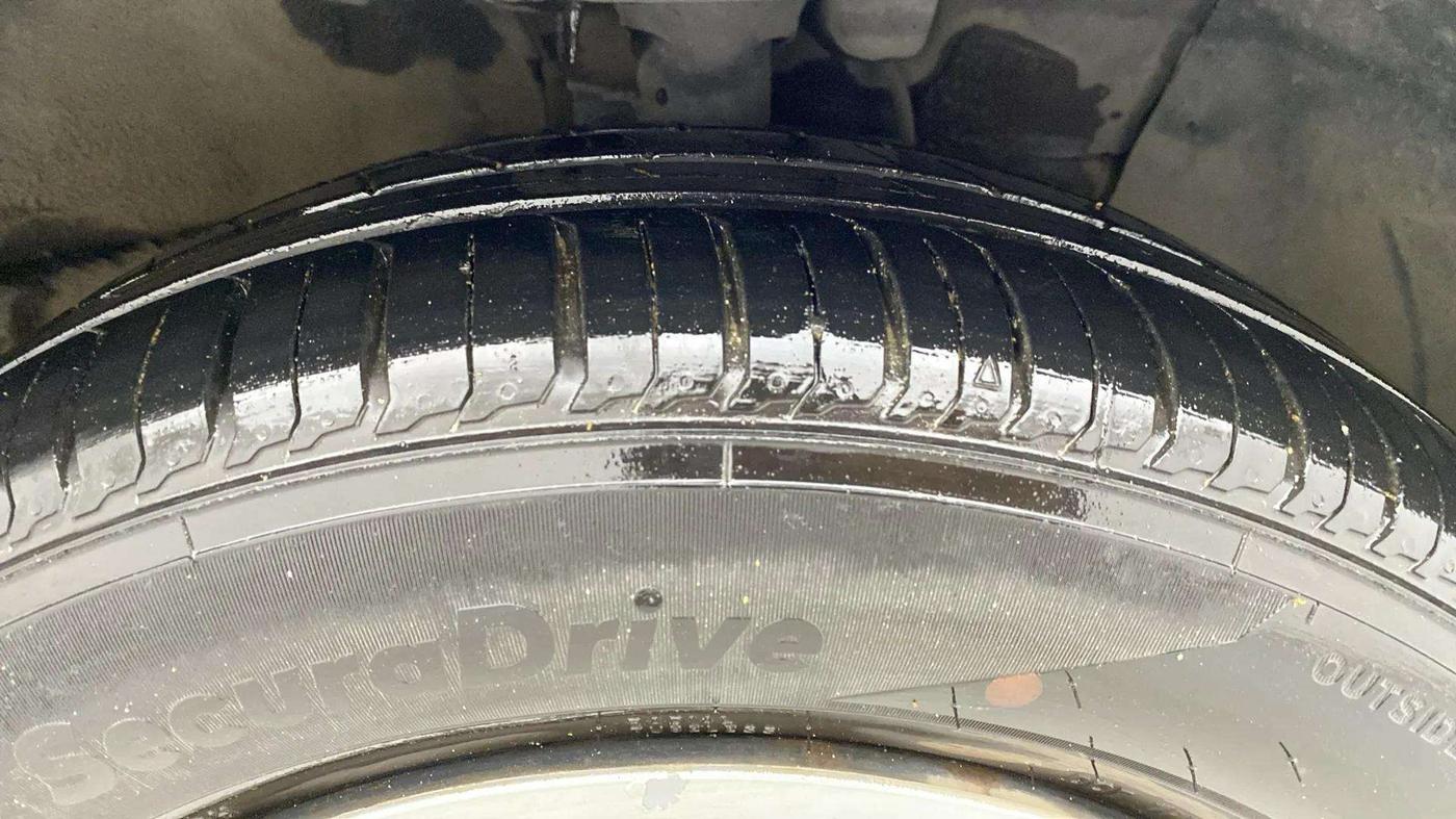 2019 Hyundai Verna 1.4 EX CRDI, Diesel, Manual, 77,301 km, Right Front Tyre Tread
