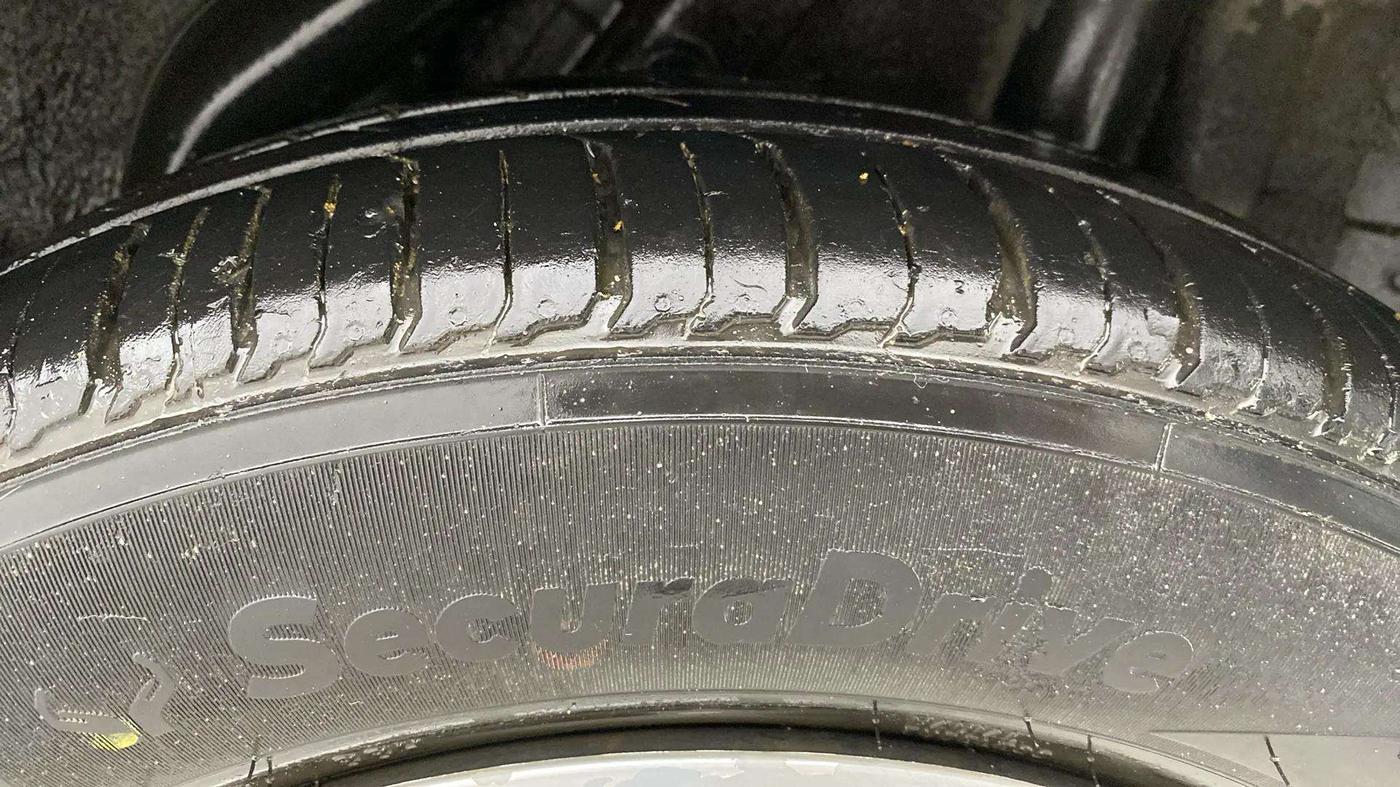 2019 Hyundai Verna 1.4 EX CRDI, Diesel, Manual, 77,301 km, Left Rear Tyre Tread