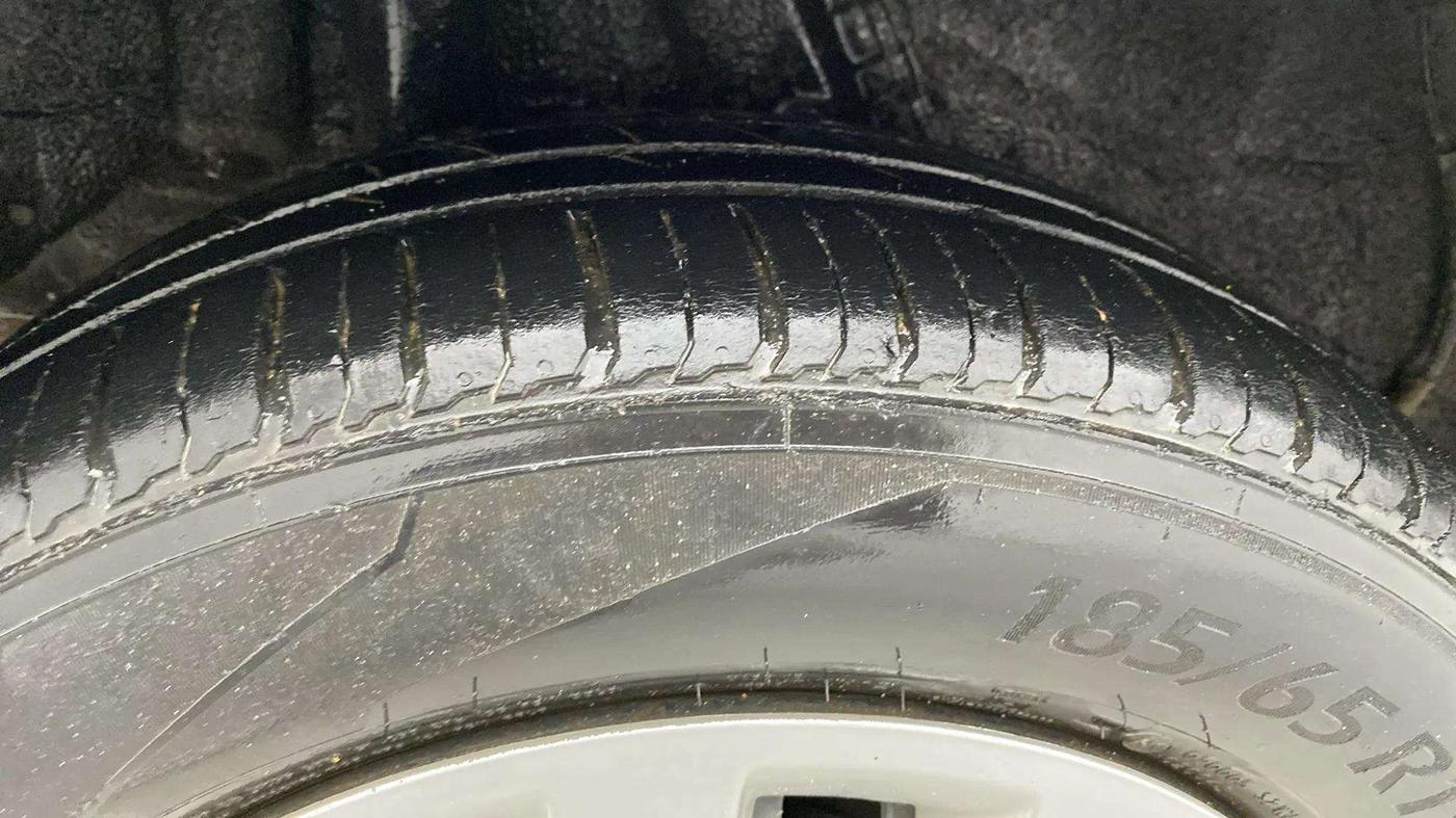 2019 Hyundai Verna 1.4 EX CRDI, Diesel, Manual, 77,301 km, Right Rear Tyre Tread