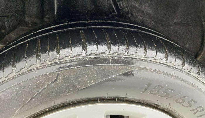 2019 Hyundai Verna 1.4 EX CRDI, Diesel, Manual, 77,301 km, Right Rear Tyre Tread