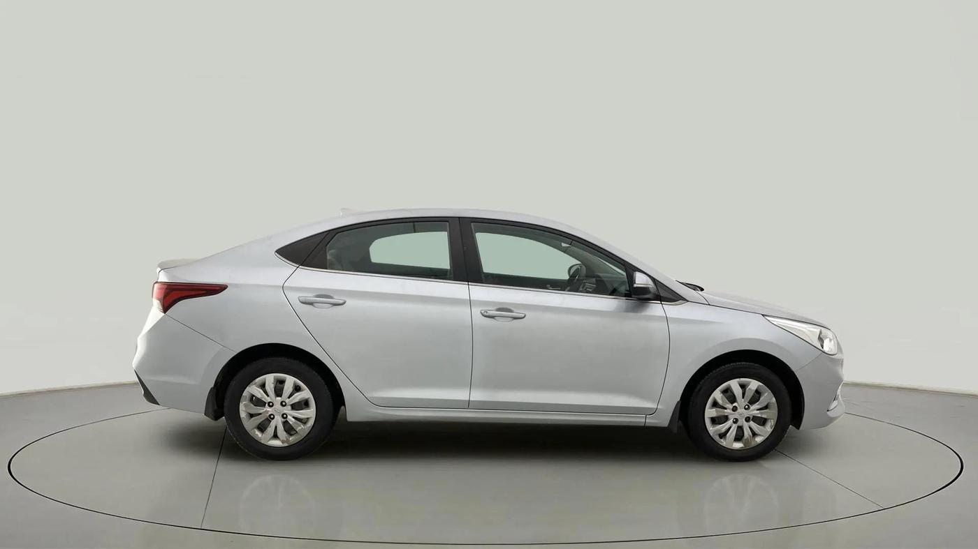 2019 Hyundai Verna 1.4 EX CRDI, Diesel, Manual, 77,301 km, Right Side View