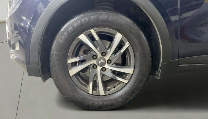 2022 Mahindra XUV700 AX 5 P AT 5 STR, Petrol, Automatic, 17,346 km, Left Front Wheel
