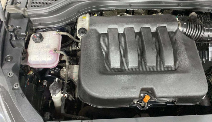 2022 Mahindra XUV700 AX 5 P AT 5 STR, Petrol, Automatic, 17,346 km, Engine View - Right