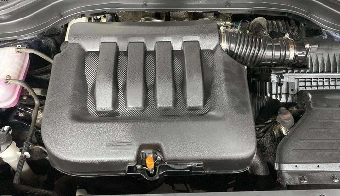 2022 Mahindra XUV700 AX 5 P AT 5 STR, Petrol, Automatic, 17,346 km, Engine View
